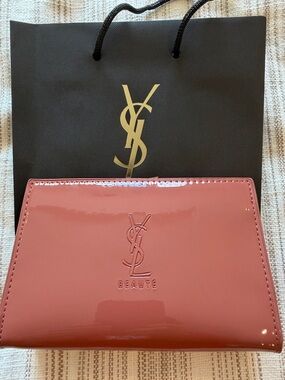 Yves Saint Laurent Patent Card Case, makeup clutch in glossy Dusty Rose.